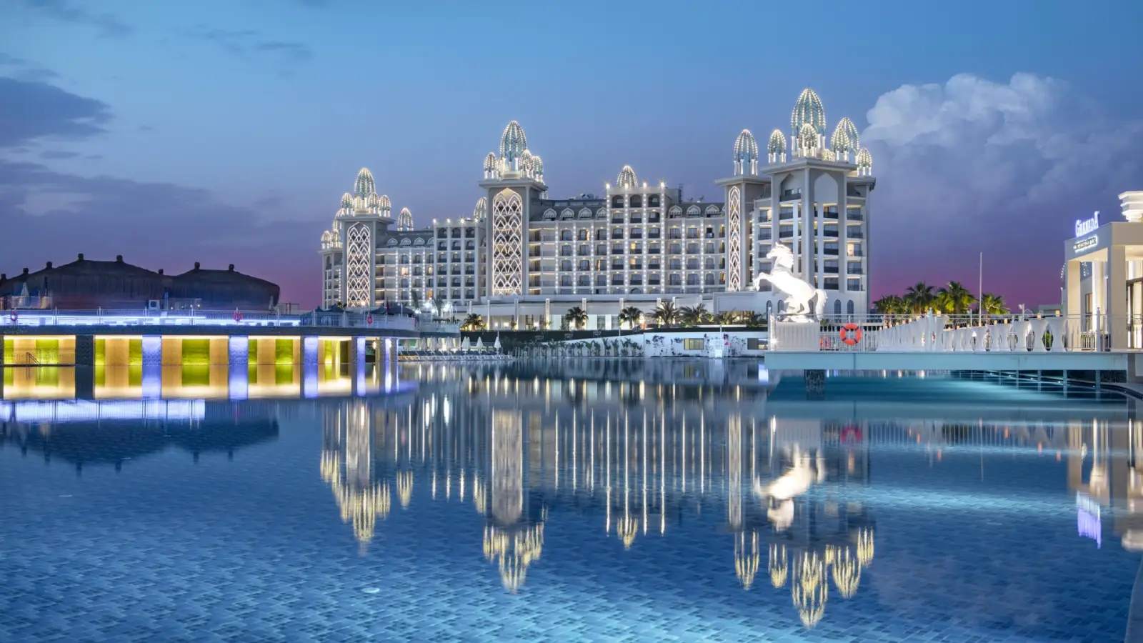 Трансфер в Granada Luxury 